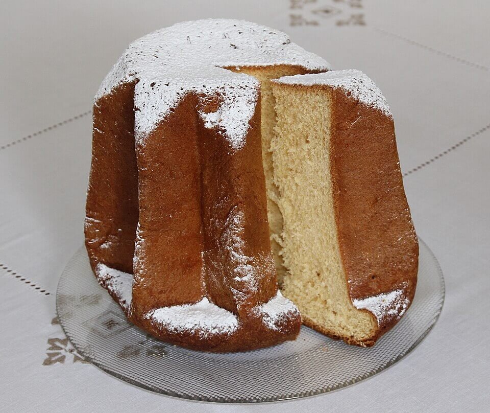 Sliced pandoro